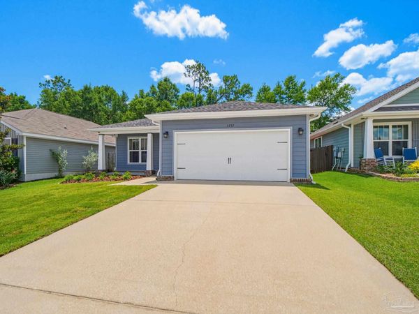 5757 Blackhorse Cir, Pensacola, FL 32526