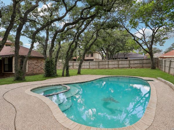 11202 Forest Shower, Live Oak, TX 78233