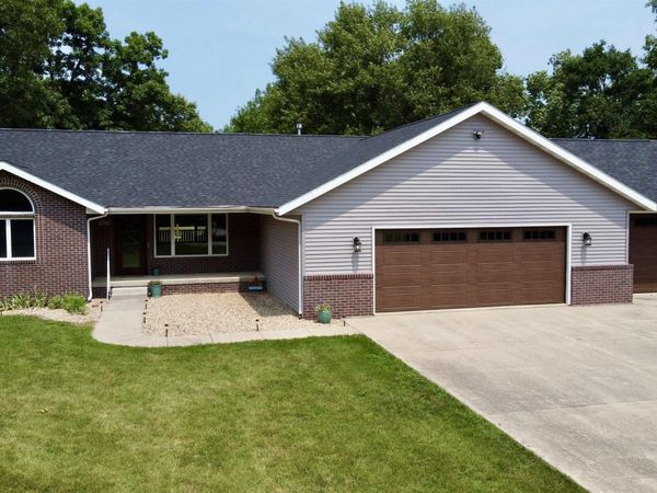 500 W Greenewood Road, Jefferson, IA 50129