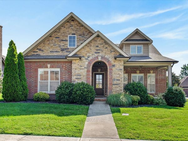 202 Dorchester Cir, Clarksville, TN 37043