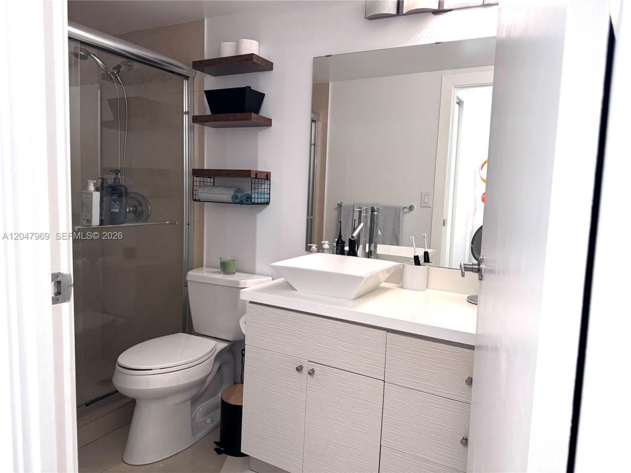 600 Three Islands Blvd, Unit 115, Hallandale Beach, FL 33009 Photo
