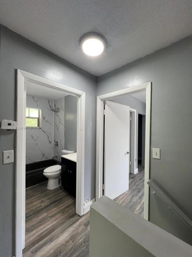 451 NE 136th St , Unit I-101, North Miami, FL 33161 Photo