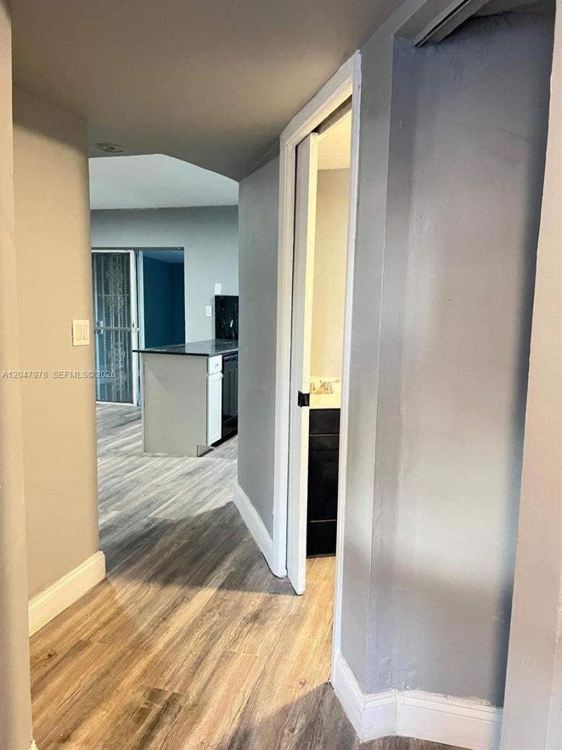 451 NE 136th St , Unit I-101, North Miami, FL 33161 Photo