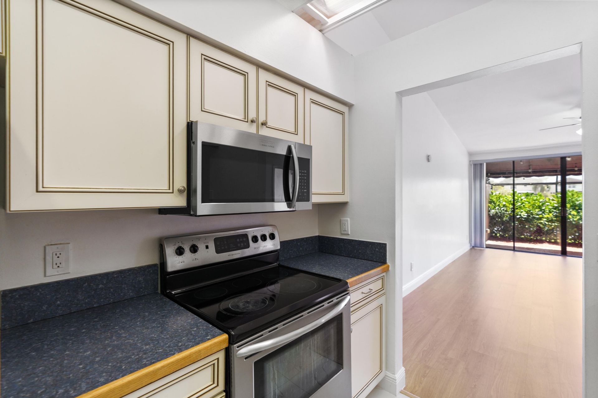 1213 NW 122nd Terrace, Pembroke Pines, FL 33026 Photo