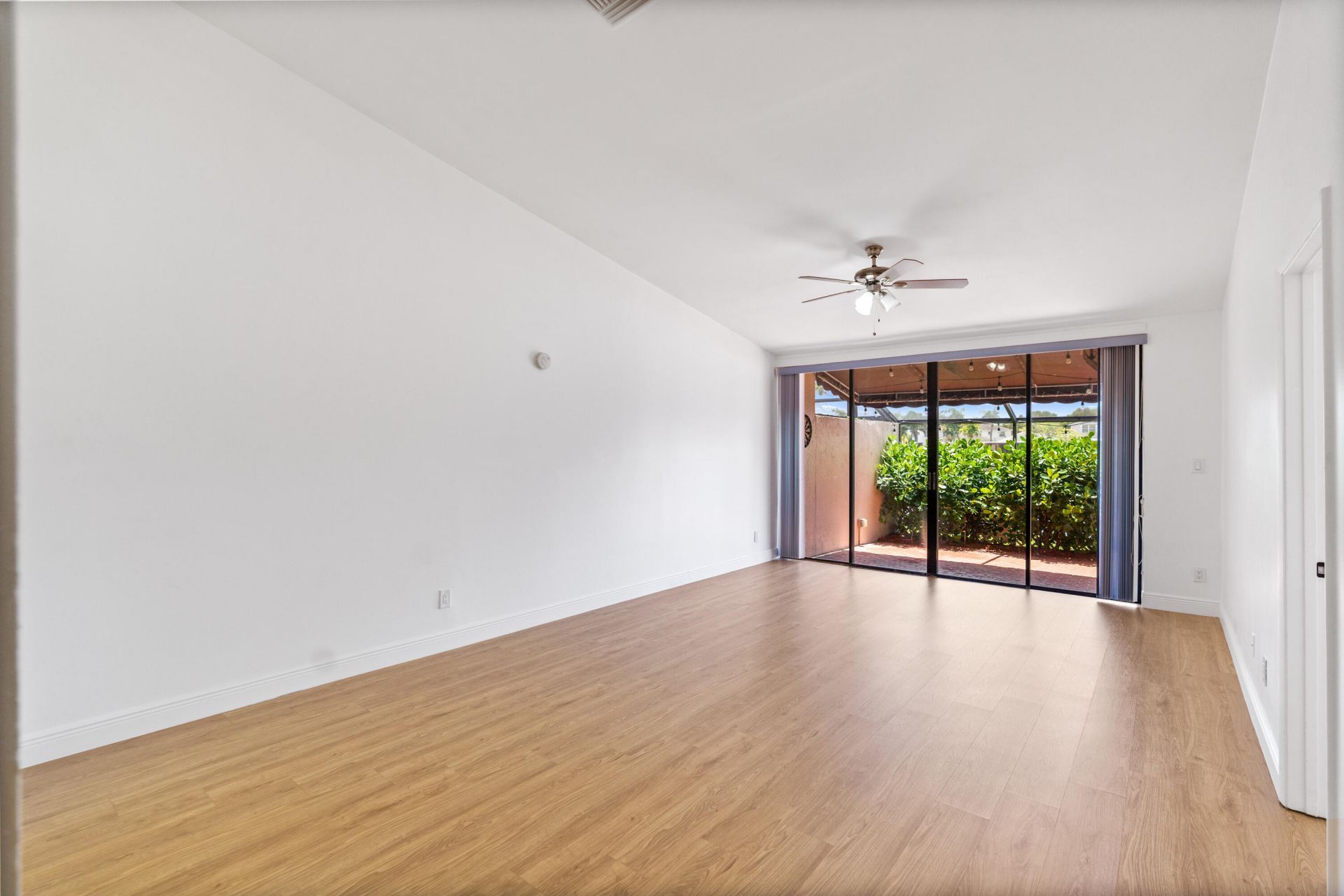 1213 NW 122nd Terrace, Pembroke Pines, FL 33026 Photo