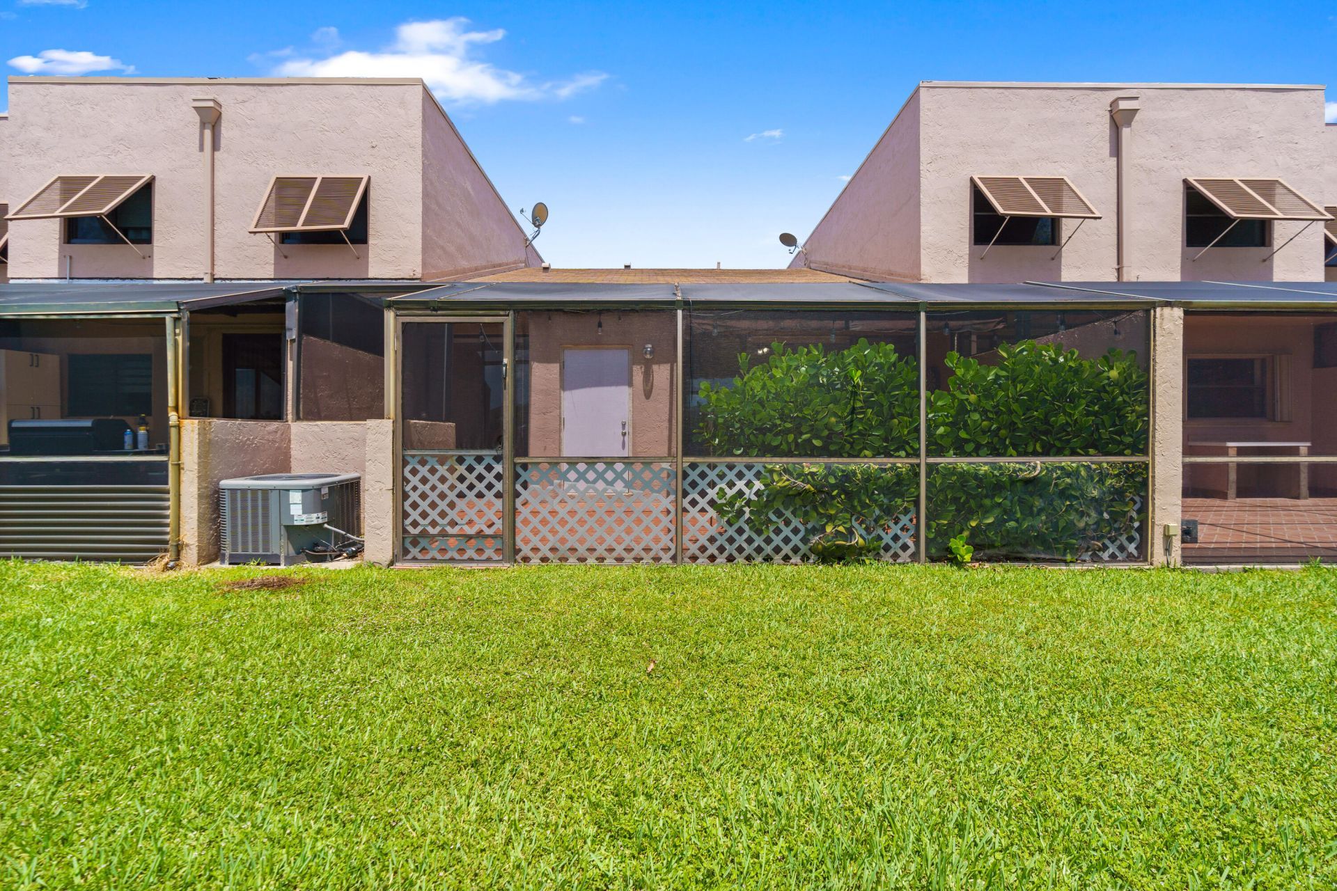 1213 NW 122nd Terrace, Pembroke Pines, FL 33026 Photo