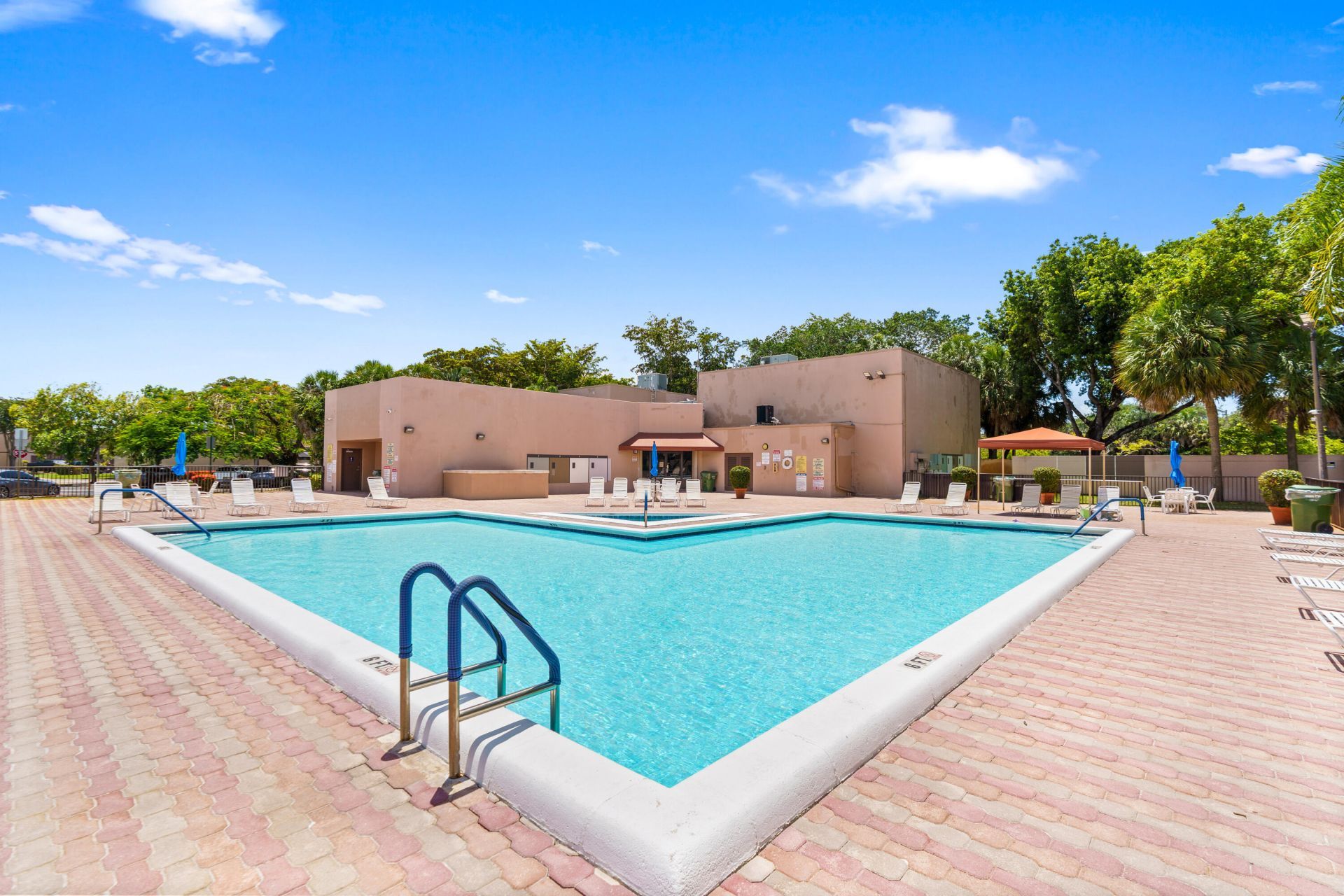 1213 NW 122nd Terrace, Pembroke Pines, FL 33026 Photo