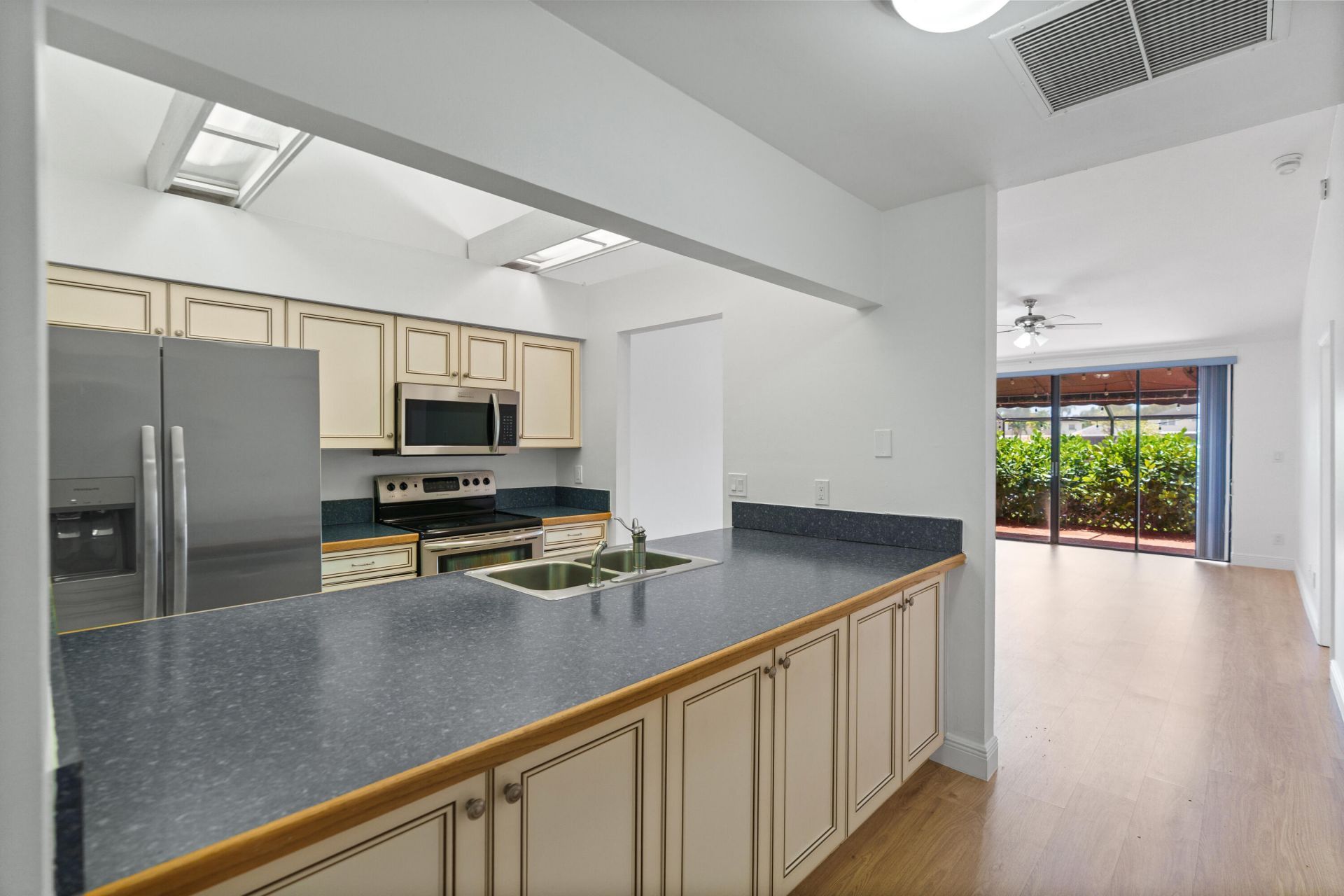 1213 NW 122nd Terrace, Pembroke Pines, FL 33026 Photo
