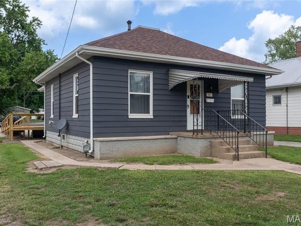 511 washington Street , Duquoin, IL 62832