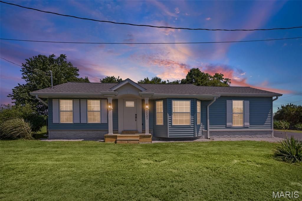 3021 Carlyle Avenue , Belleville, IL 62221 Main Photo