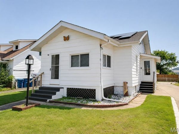 455 N 1st Street, Wood River, IL 62095