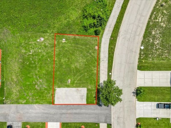 2072 Waters Edge Drive , Minooka, IL 60447