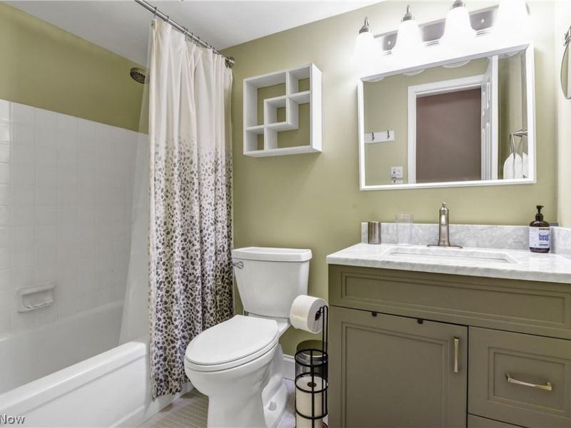 12900 Lake Avenue, Unit 427, Lakewood, OH 44107 Photo 19