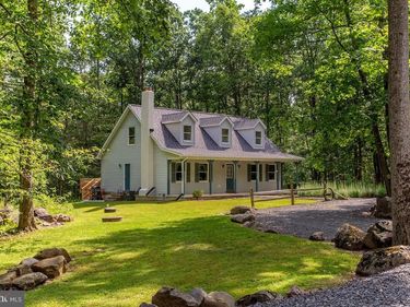 1505 LONELY COTTAGE ROAD, UPPER BLACK EDDY, PA 18972