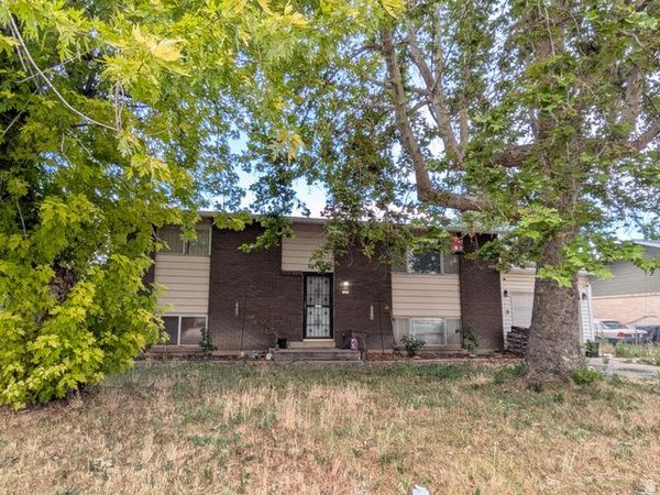 1413 S DAVID DR W, Syracuse, UT 84075