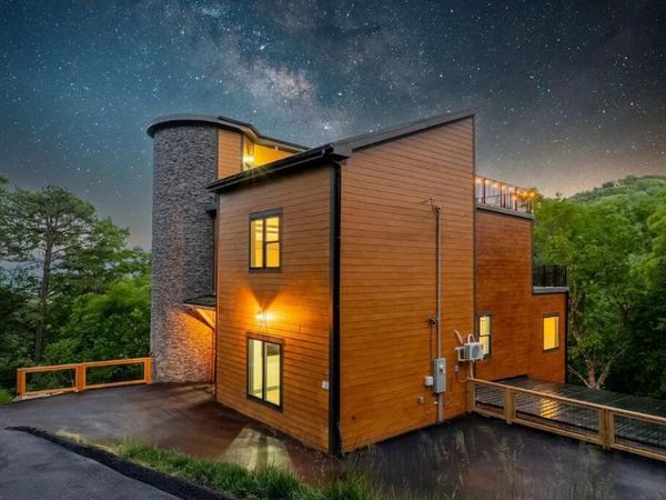 1253 Bavarian Way, Gatlinburg, TN 37738