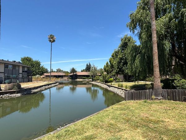 6 Lookout Ct, Sacramento, CA 95831