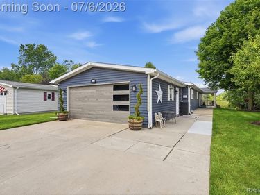 865 Beach Buggy Lane, Linden, MI 48451