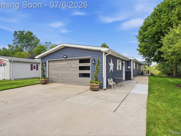 865 Beach Buggy Lane, Linden, MI 48451