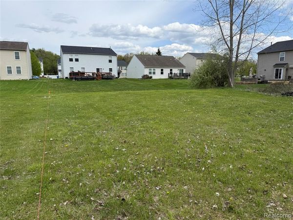 59 Lochaven Road, Waterford Twp, MI 48327