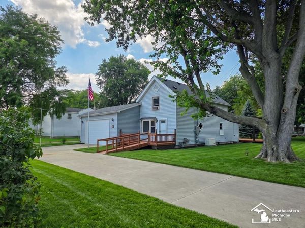 11113 Harold Drive, Luna Pier, MI 48157