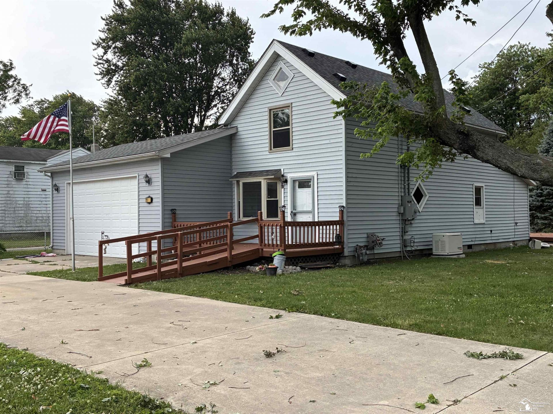 11113 Harold Drive, Luna Pier, MI 48157 Main Photo