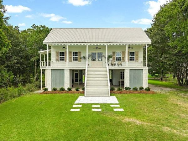 110 MULBERRY Avenue, Mandeville, LA 70448