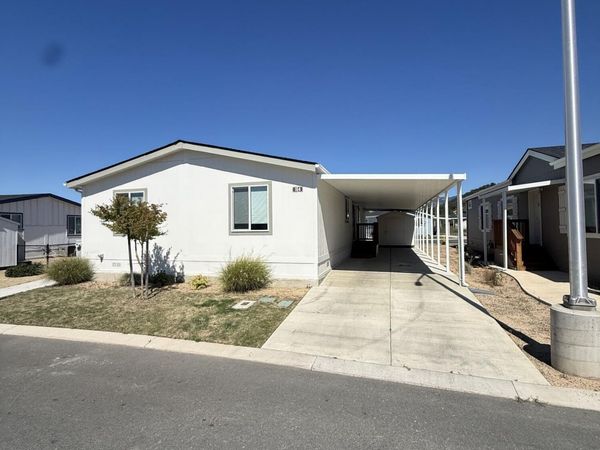 300 Luman Road, Unit 164, Phoenix, OR 97535
