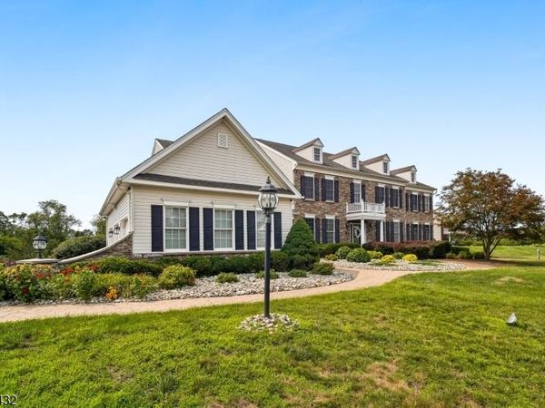 3 Balmoral Drive, Alexandria, NJ 08867