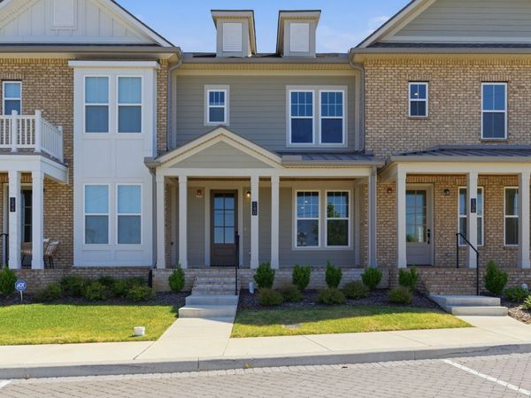 140 Nearwater Place , Hendersonville, TN 37075