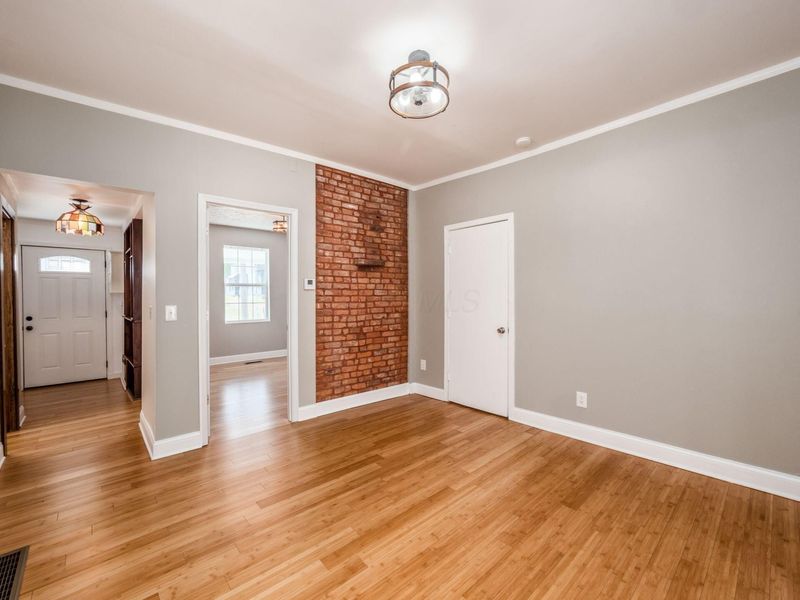 574 Seymour Avenue , Columbus, OH 43205 Photo 8