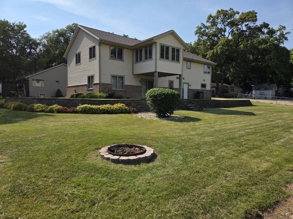 1806 E Road 3, Edgerton, WI 53534