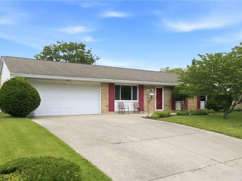 75 Gulfwood Court, Centerville, OH 45458 Photo 2