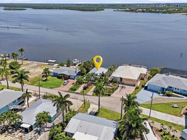 2498 Bayshore DR , MATLACHA, FL 33993