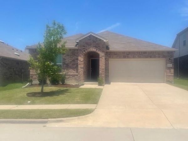1813 Trace Drive , Aubrey, TX 76227