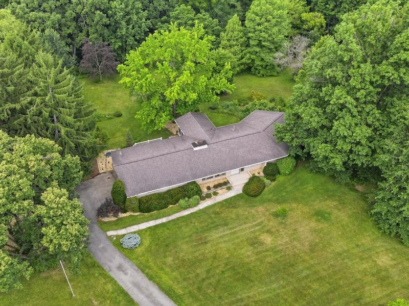 525 S Hempstead Road, Westerville, OH 43081 Photo 1