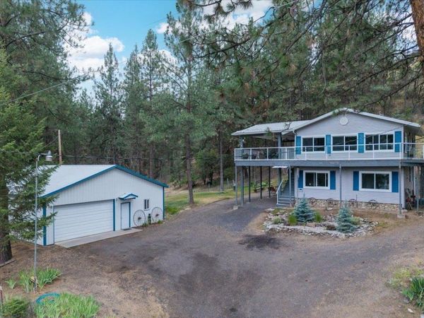 42049 Porcupine Bay N Rd, Davenport, WA 99122
