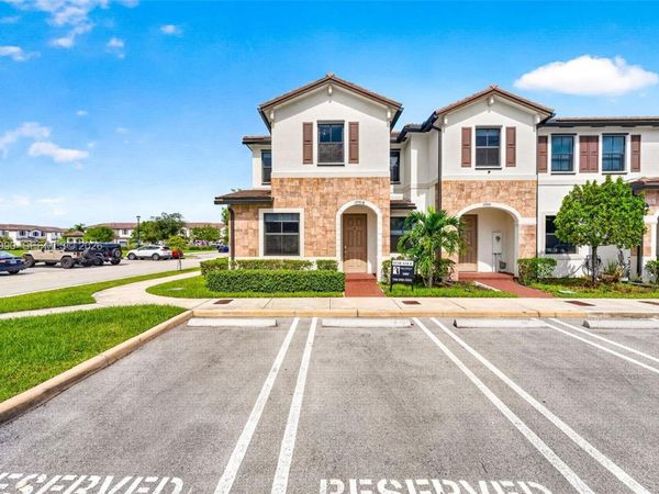 10908 W 32nd Ln , Hialeah, FL 33018