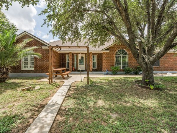12630 Fm 1346, St Hedwig, TX 78152