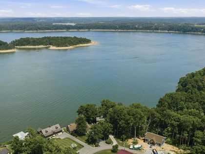 93 Lakeview Drive  Scottsville, KY 42164