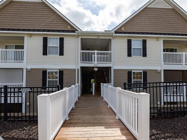 8111 N LAWNDALE Avenue, Unit 1C, Kansas City, MO 64119
