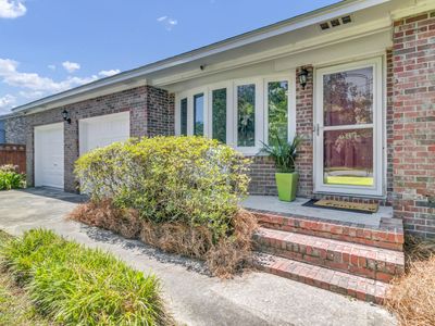 681 Port Circle, Charleston, SC 29412