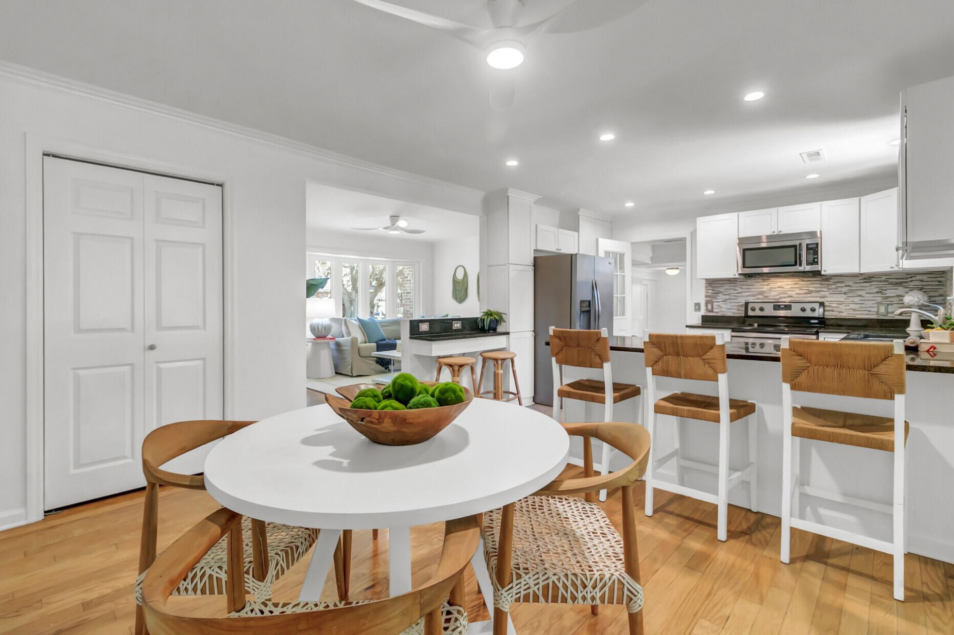 681 Port Circle Photo 9