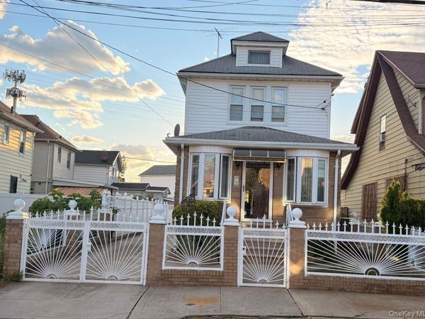 13744 218th Street , Laurelton, NY 11413