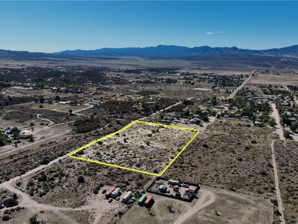 3 Lanik Ln, Anza, CA 92539