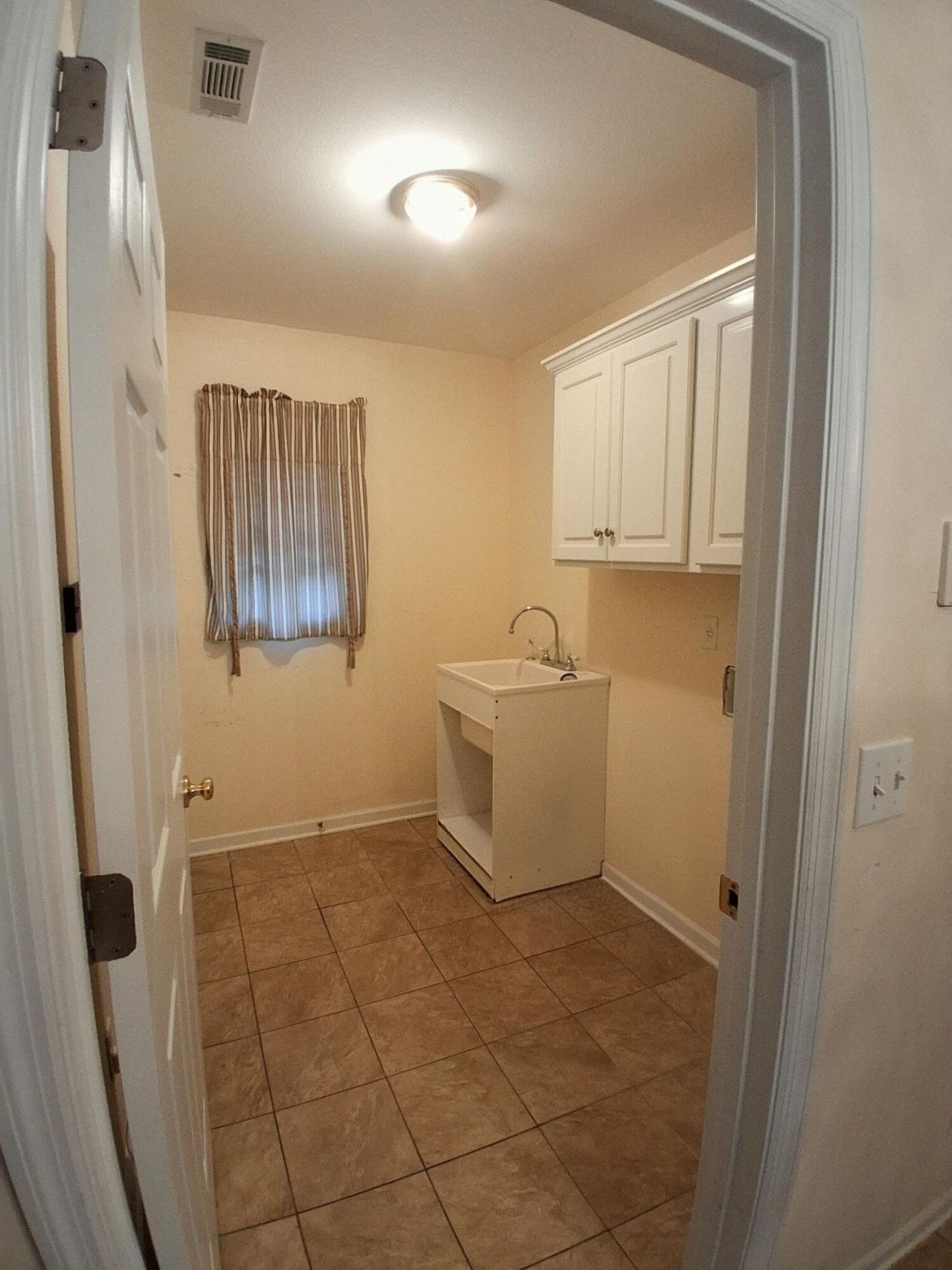 1616 Belleville Road Photo 7