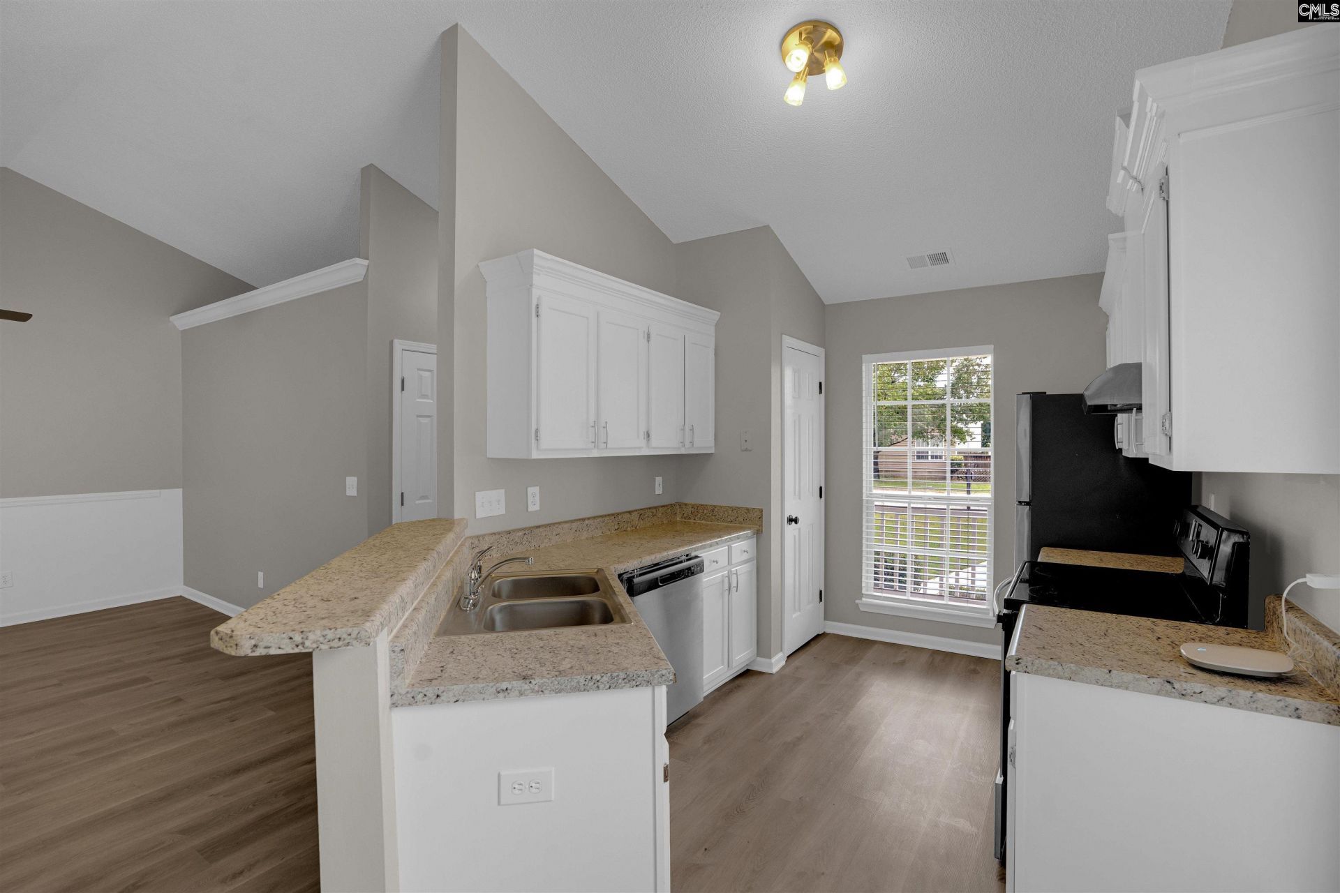 100 Beech Tree Court  Photo 13