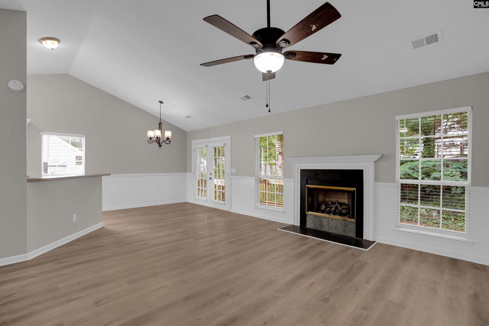 100 Beech Tree Court  Photo 6