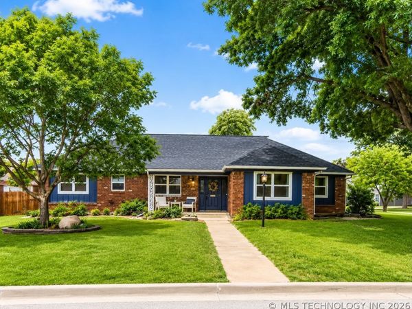 3706 S Erie Avenue , Tulsa, OK 74135