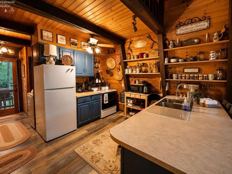 280 Meechen, Put in Bay, OH 43456 Photo 8